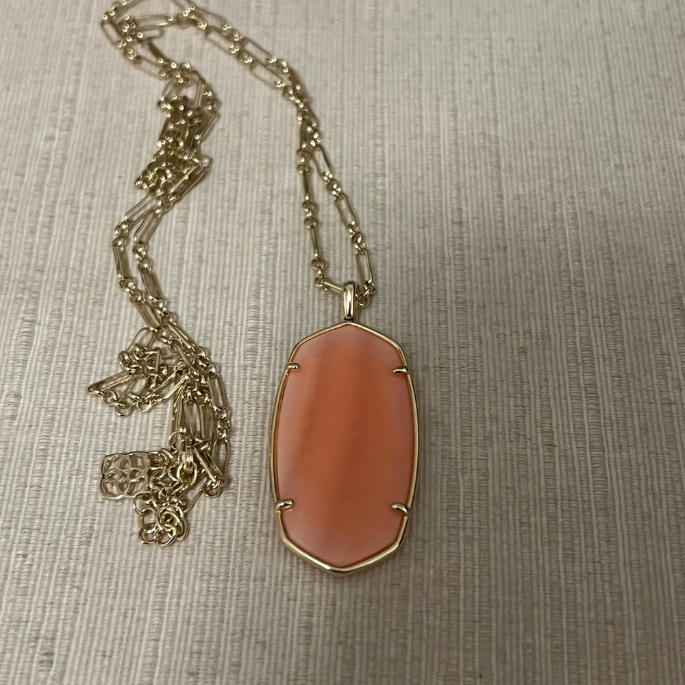KENDRA SCOTT REID NECKLACE FACETED REID LONG NECKLACE GOLD CORAL ILLUSION